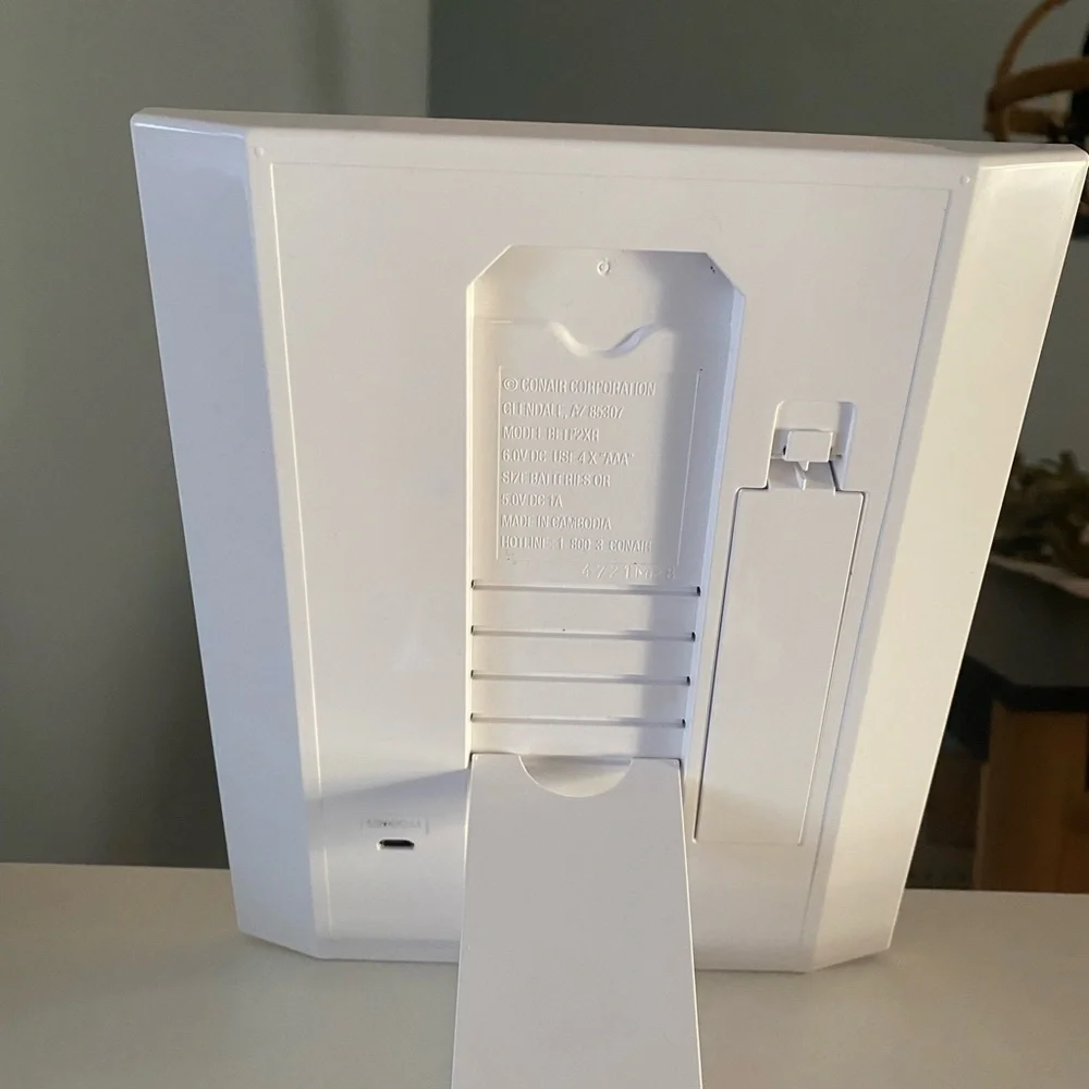 Conair LED Lighted Mirror 1X Magnification 3 Light Settings